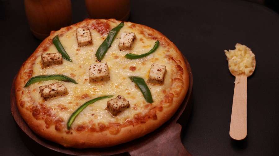 Onion & Paneer Classic Pizza